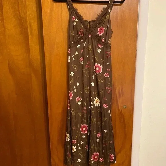 Old Navy Lace-Trimmed Satin Dress Floral Shift Dress, Women Size Medium - Picture 5 of 5